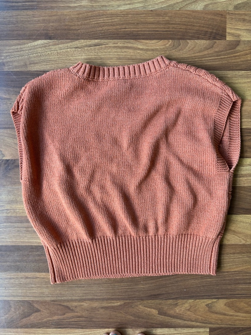 Pure Collection Textured Knit Sweater Tank – Size Medium - Picture 2 of 4